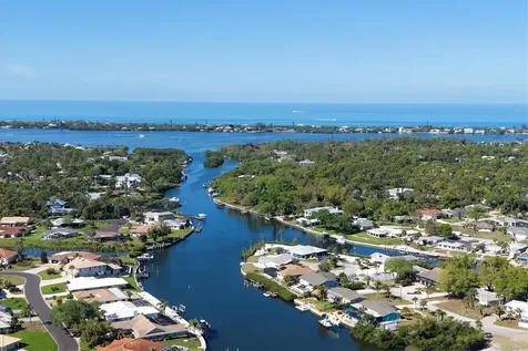 35 Oakwood Drive N Englewood FL 34223