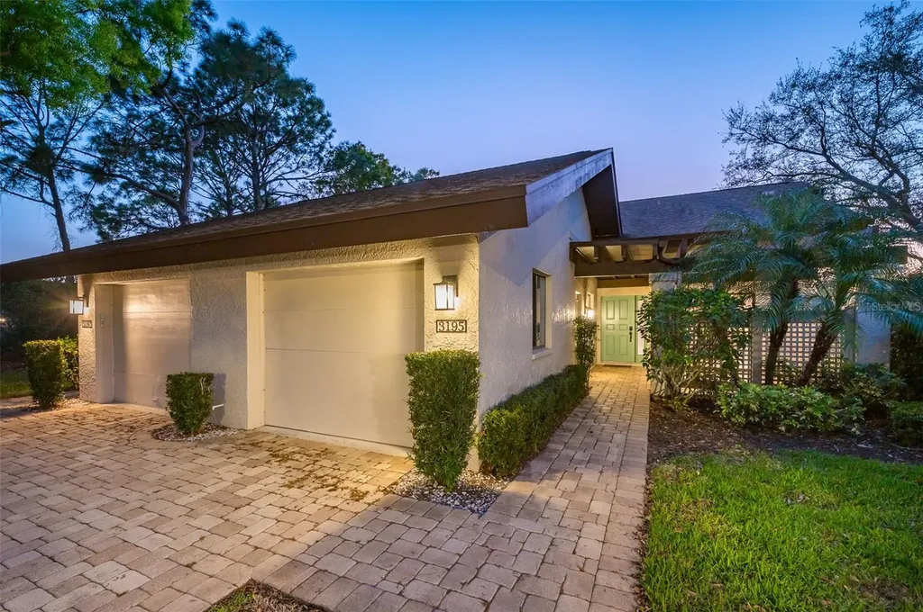 3195 Windrush Bourne Sarasota FL 34235