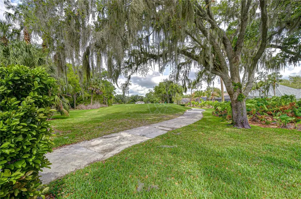 5910 Cherry Oak Drive Valrico FL 33596