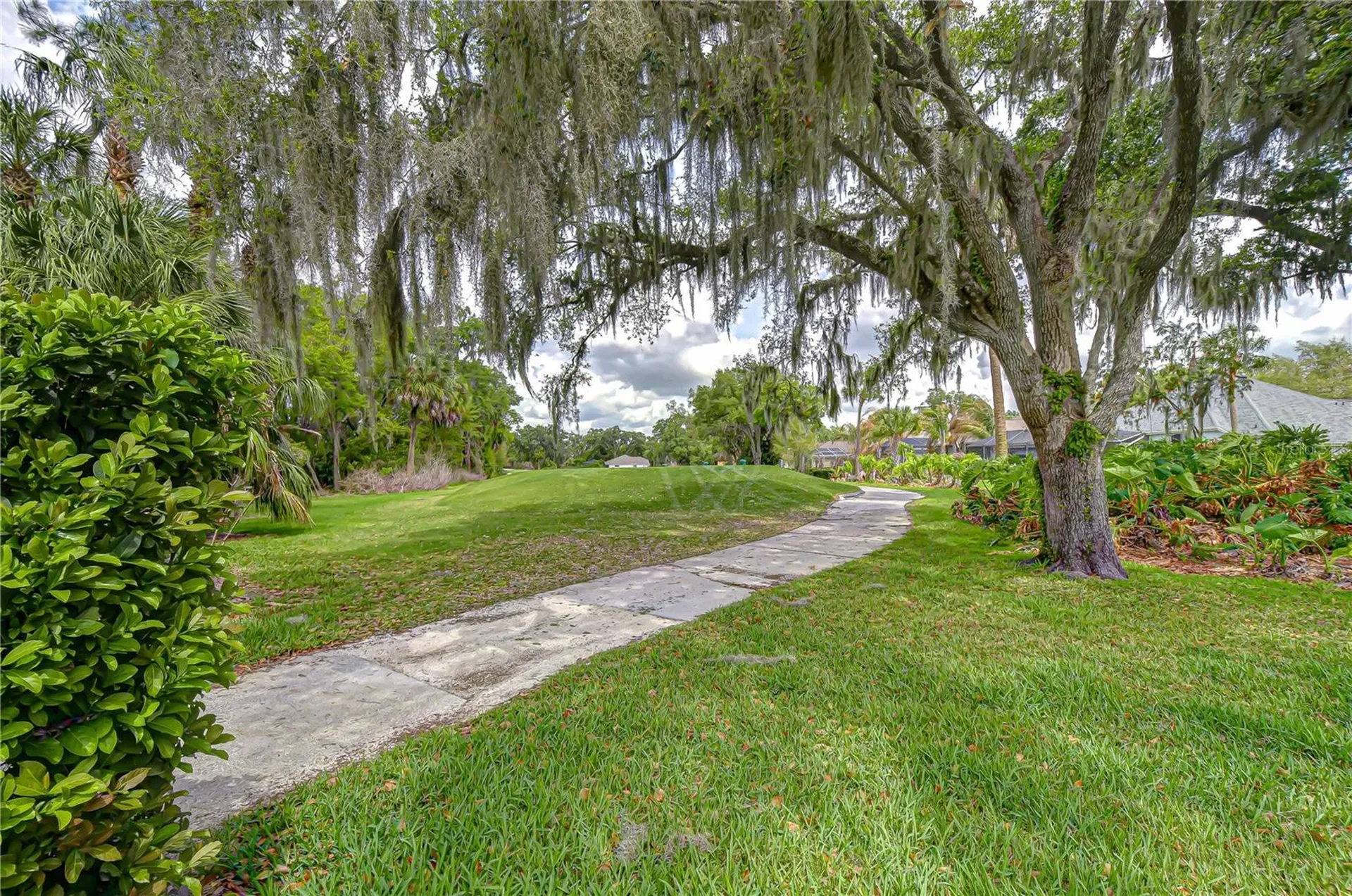 5910 Cherry Oak Drive Valrico FL 33596