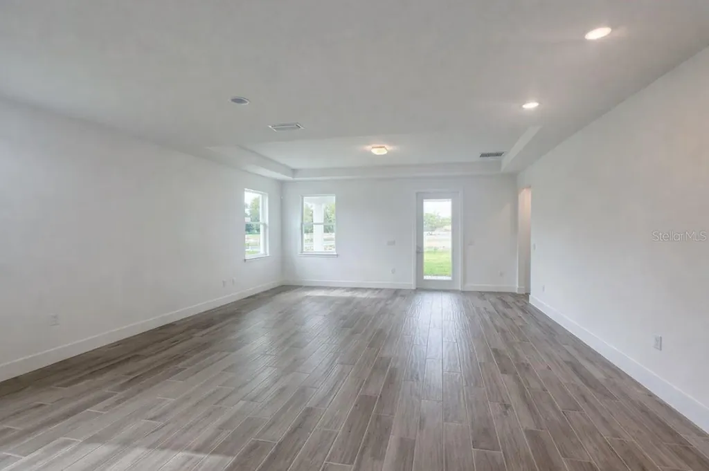 101 Elena Lavin Circle Orlando FL 32807