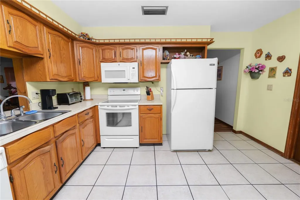 5113 Moll Acres Drive Plant City FL 33566