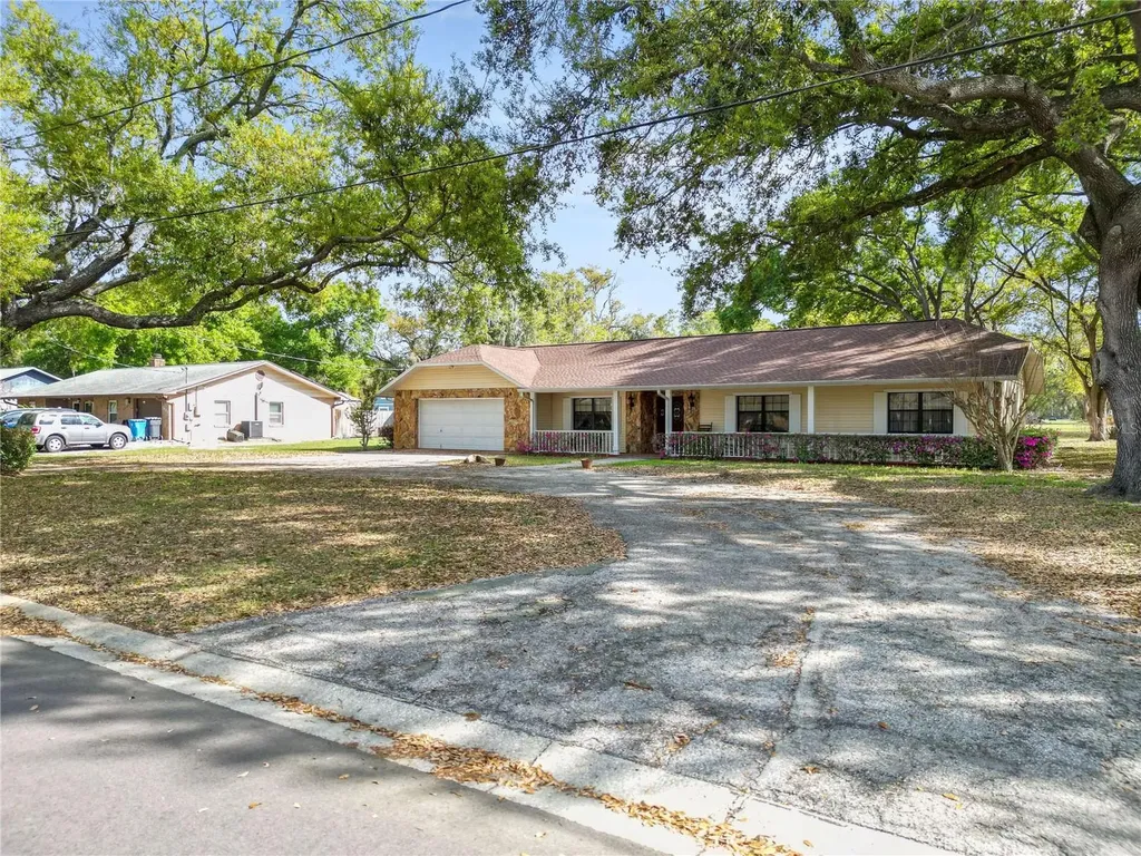5113 Moll Acres Drive Plant City FL 33566