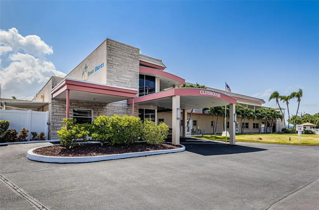 2850 59th Street S Gulfport FL 33707
