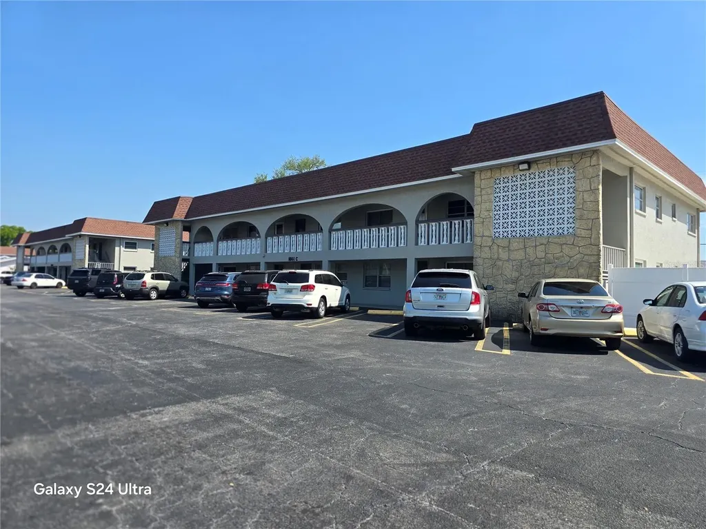6044 22nd Avenue N St Petersburg FL 33710