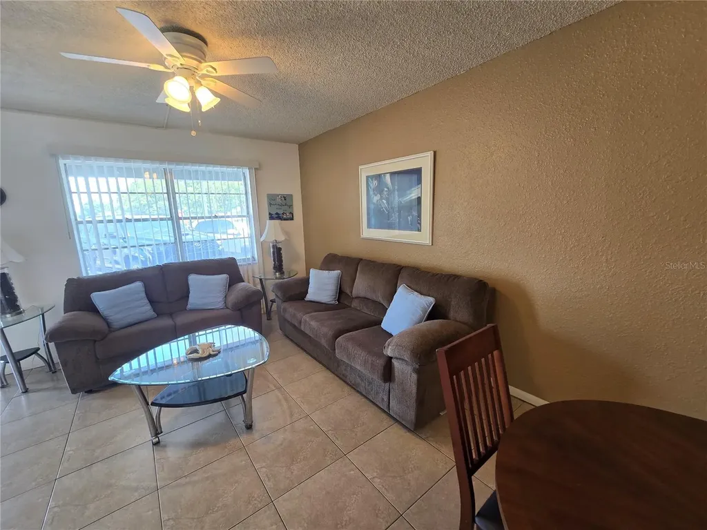6044 22nd Avenue N St Petersburg FL 33710