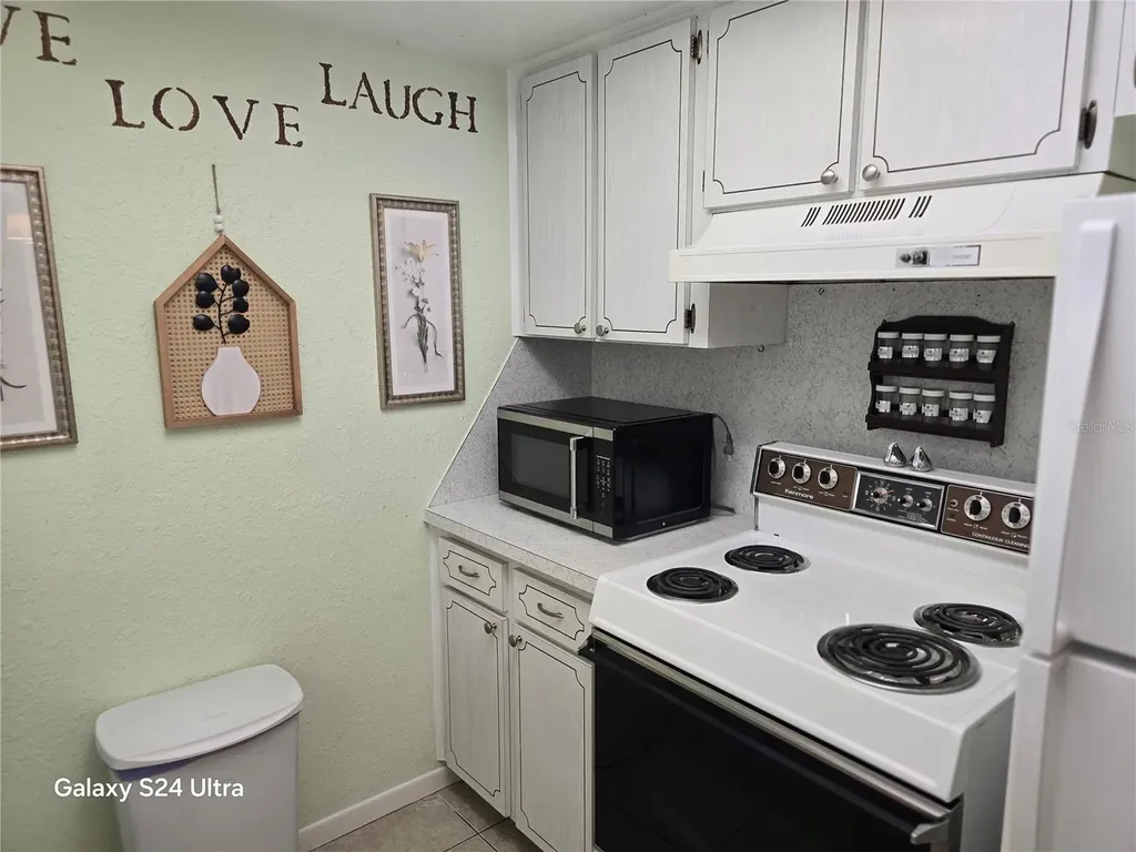6044 22nd Avenue N St Petersburg FL 33710