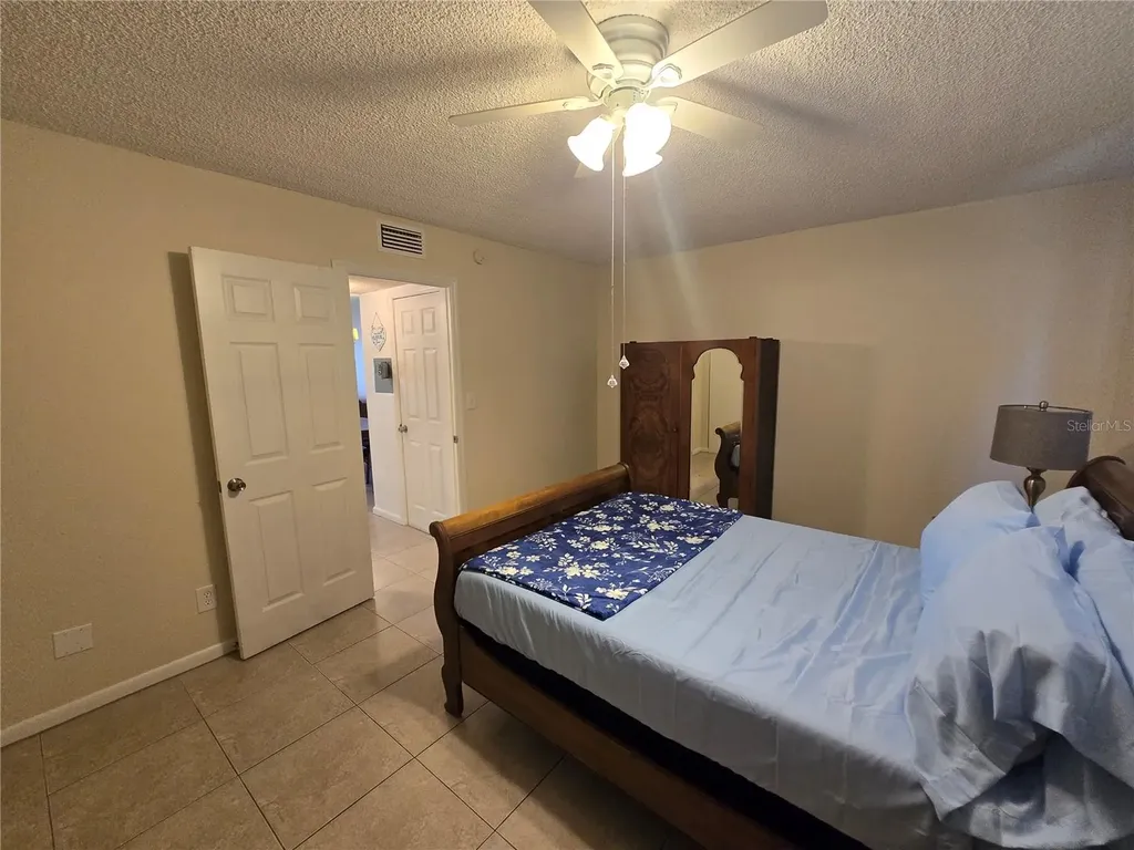 6044 22nd Avenue N St Petersburg FL 33710