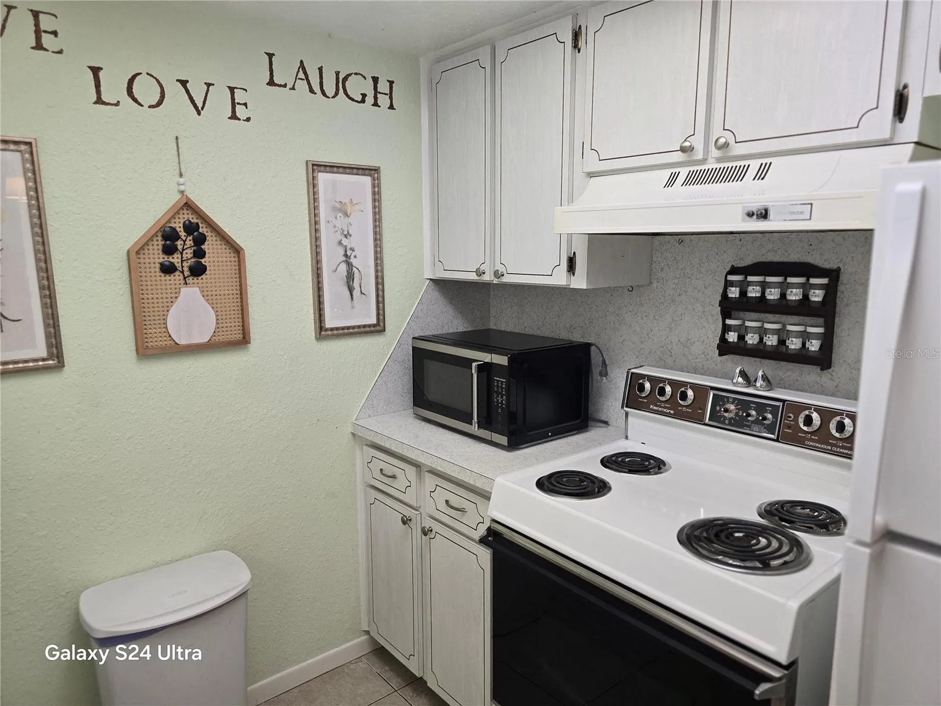 6044 22nd Avenue N St Petersburg FL 33710