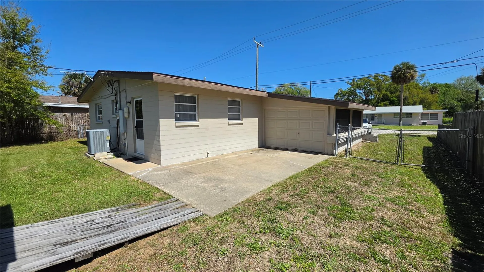 1950 Golfview Boulevard South Daytona FL 32119