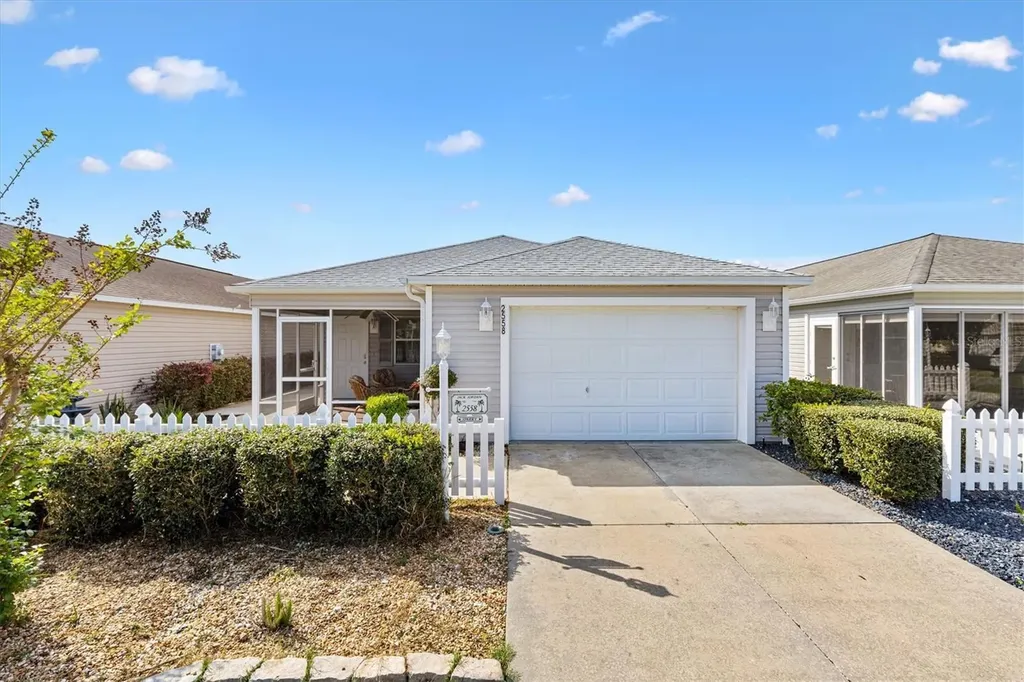 2558 Carrington Court The Villages FL 32162