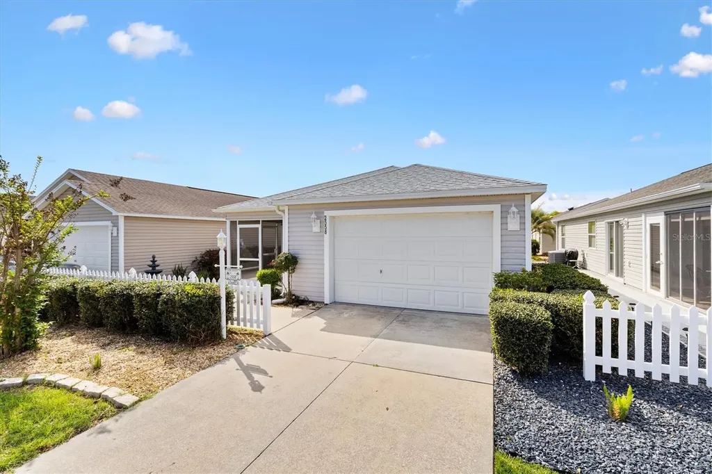 2558 Carrington Court The Villages FL 32162