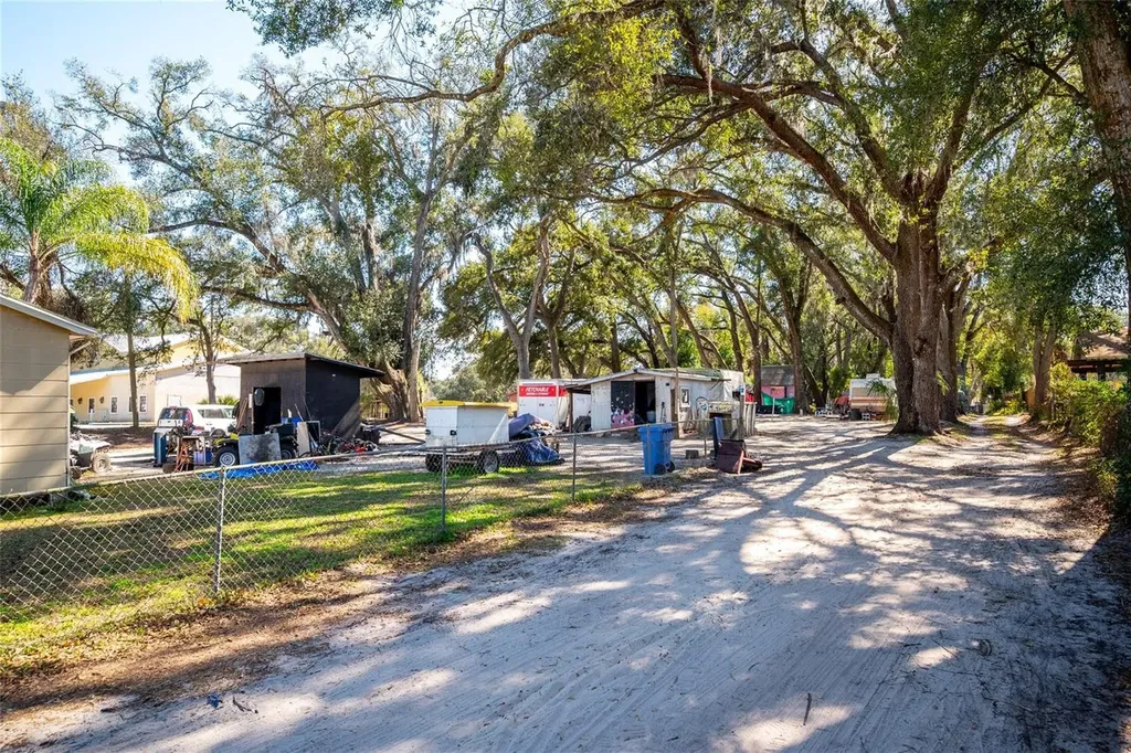 10507 Main Street Thonotosassa FL 33592