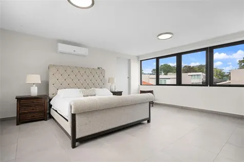D Condor Guaynabo PR 00969