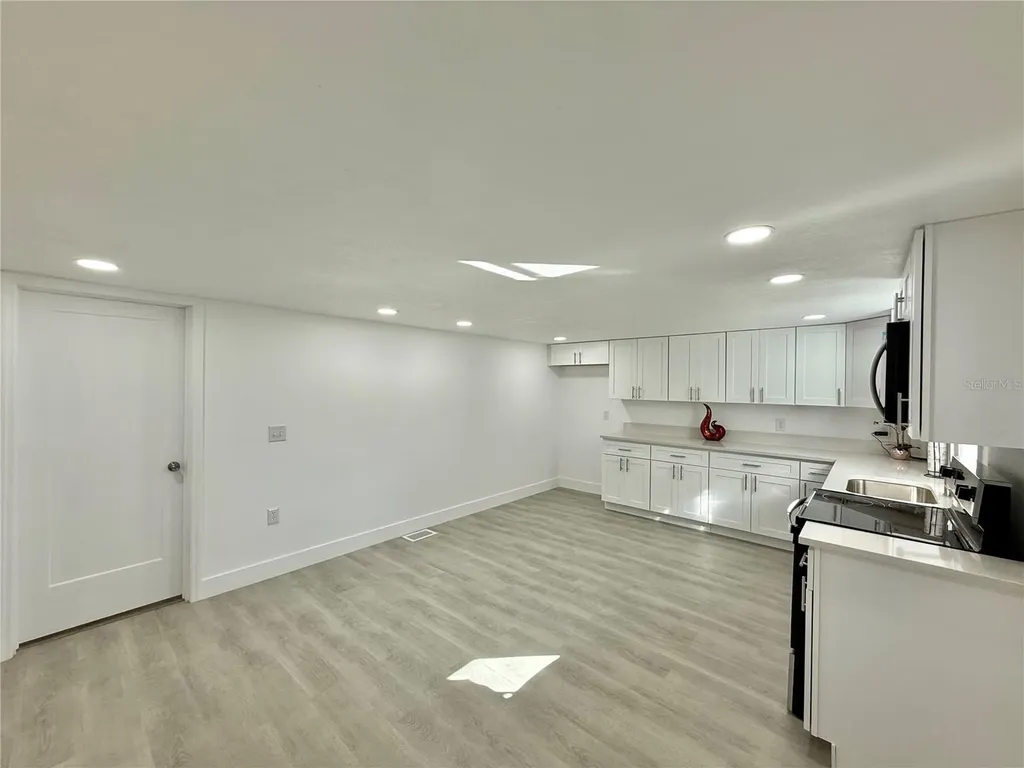 1605 8th Street Orlando FL 32820