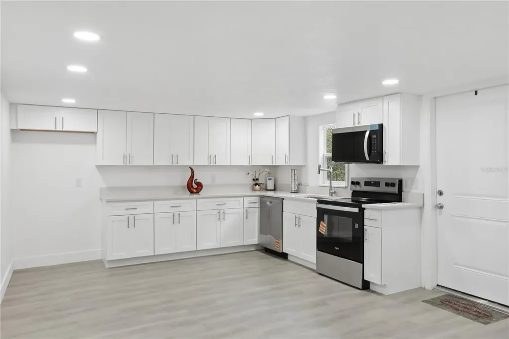 1605 8th Street Orlando FL 32820