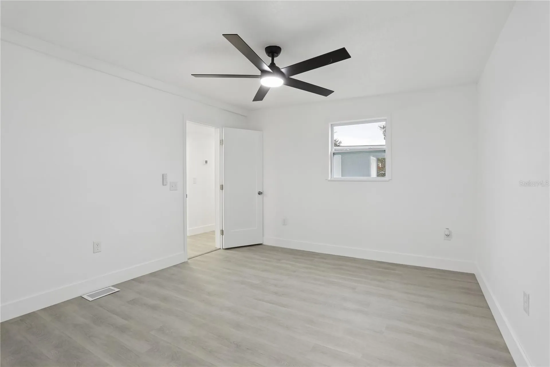 1605 8th Street Orlando FL 32820