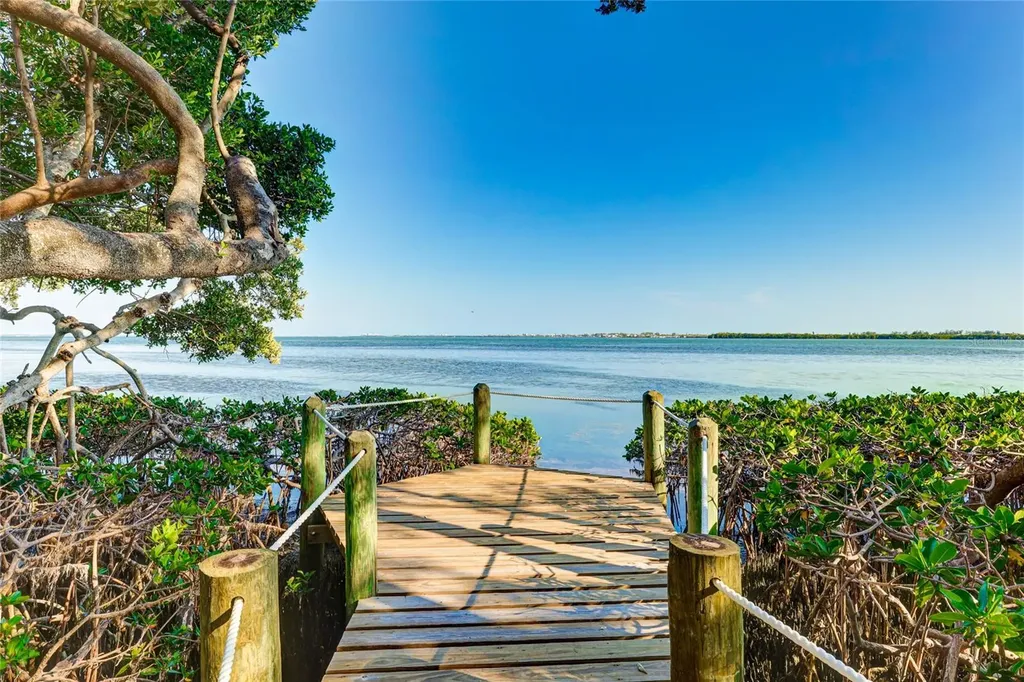 120 Tidy Island Boulevard Bradenton FL 34210