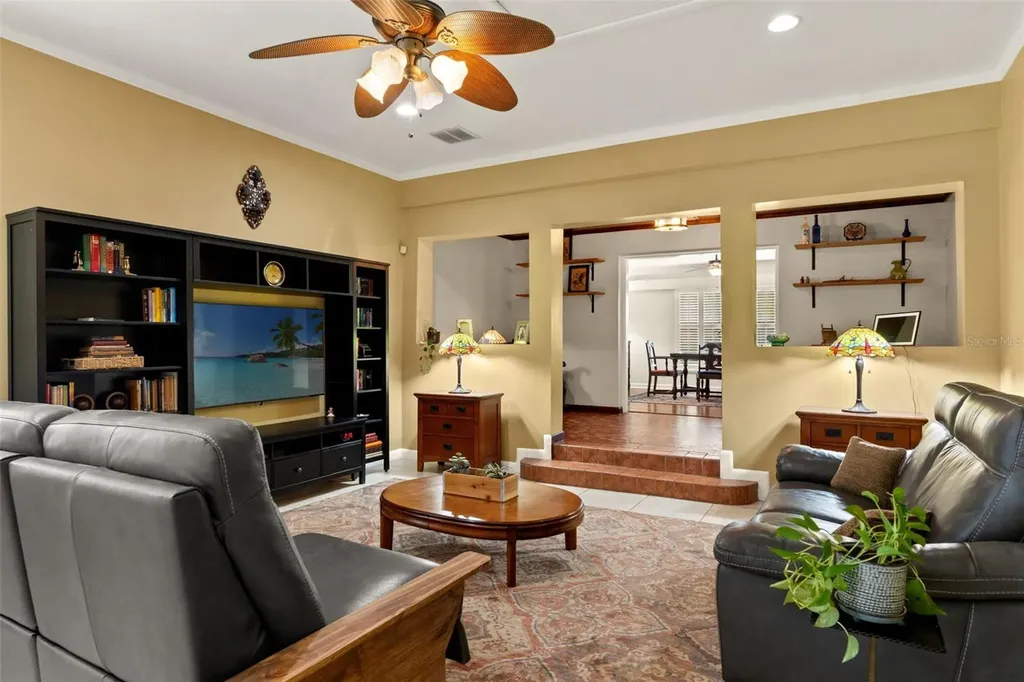 1202 W Coral Street Tampa FL 33602