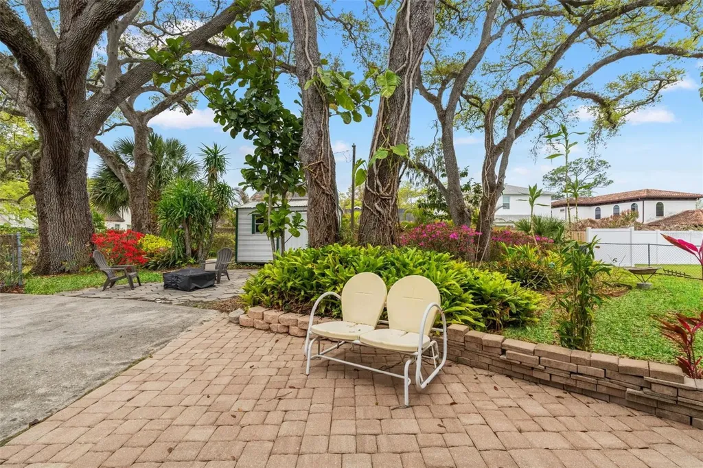 1202 W Coral Street Tampa FL 33602