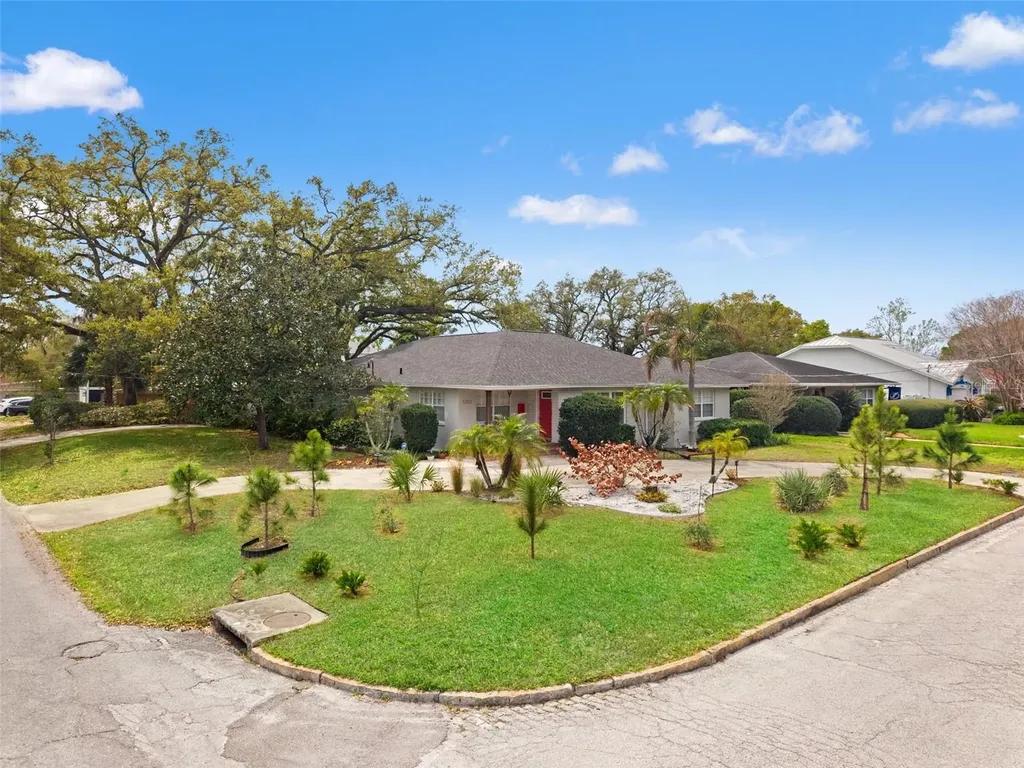 1202 W Coral Street Tampa FL 33602