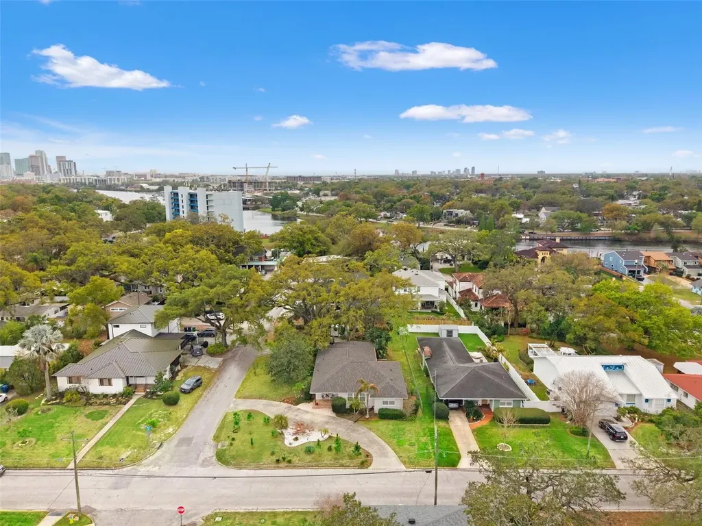 1202 W Coral Street Tampa FL 33602