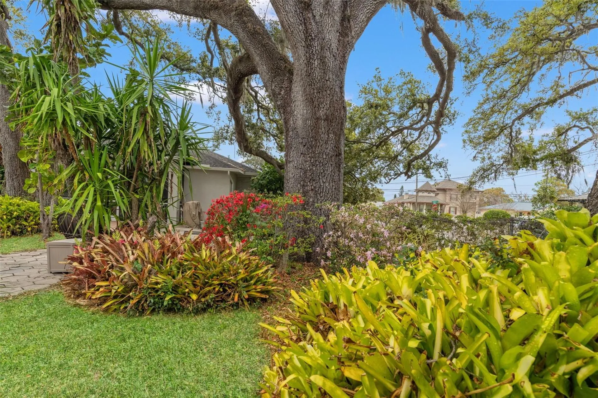 1202 W Coral Street Tampa FL 33602