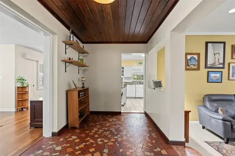 1202 W Coral Street Tampa FL 33602