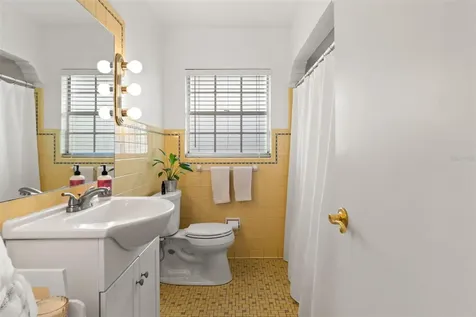 1202 W Coral Street Tampa FL 33602