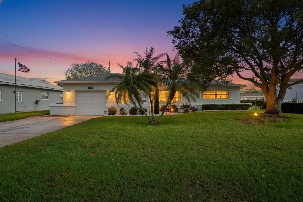 4545 34th Avenue N St Petersburg FL 33713