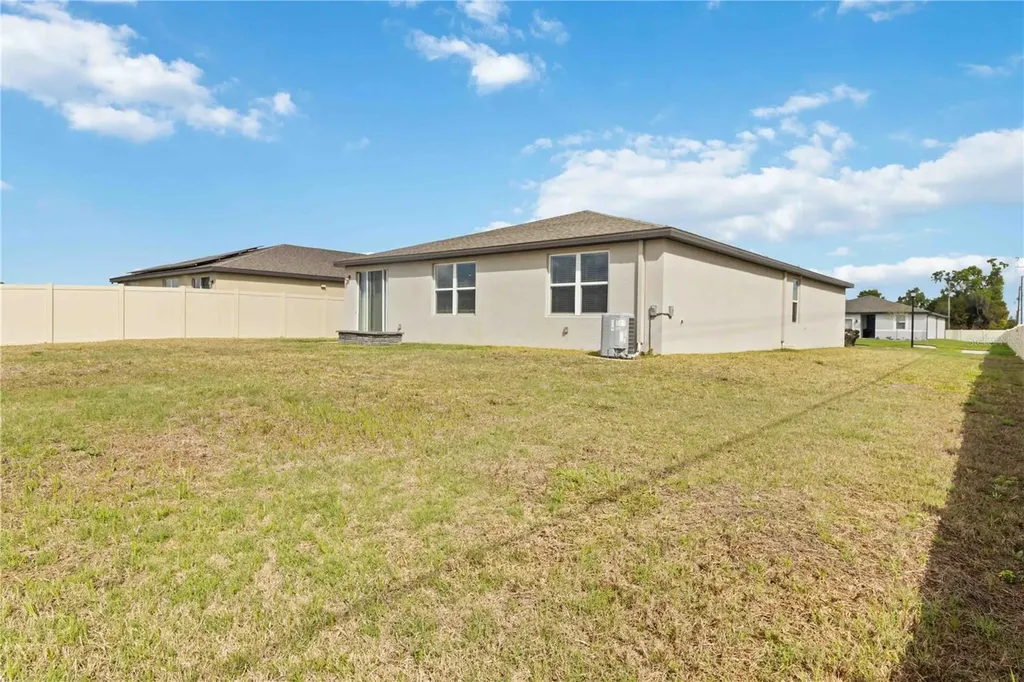 102 Lovely Court Plant City FL 33566