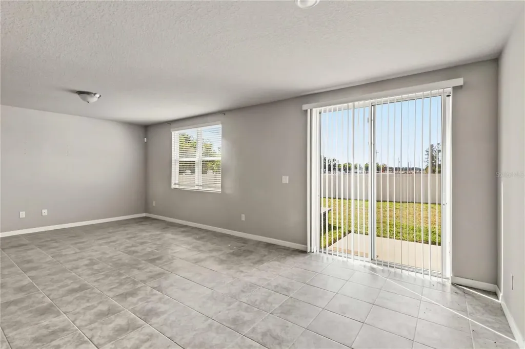 102 Lovely Court Plant City FL 33566
