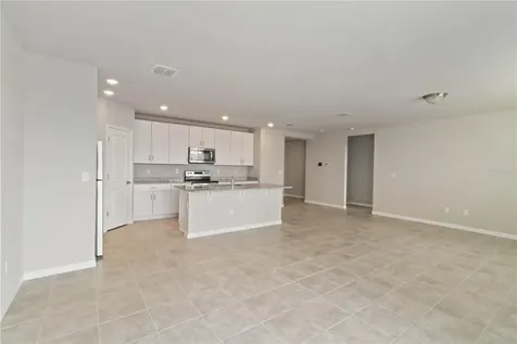 102 Lovely Court Plant City FL 33566