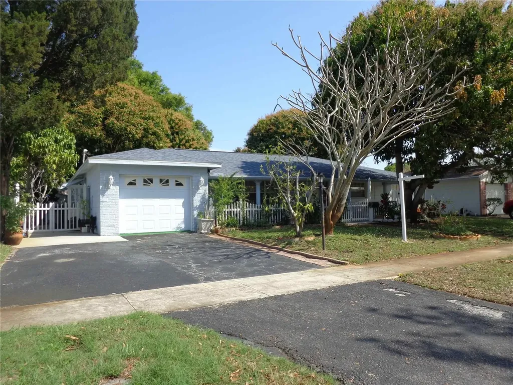 6165 26th Avenue N St Petersburg FL 33710