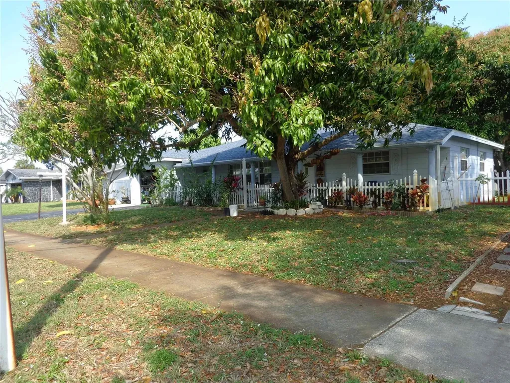 6165 26th Avenue N St Petersburg FL 33710