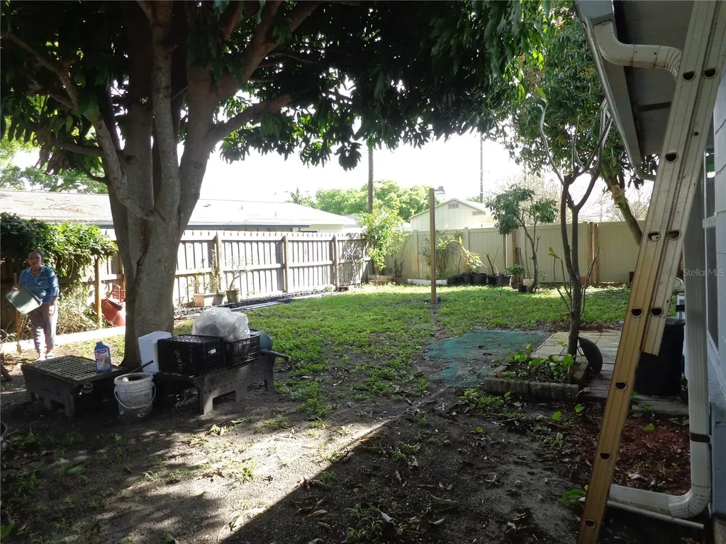 6165 26th Avenue N St Petersburg FL 33710