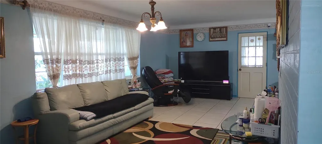 6165 26th Avenue N St Petersburg FL 33710