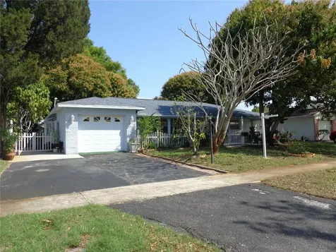 6165 26th Avenue N St Petersburg FL 33710