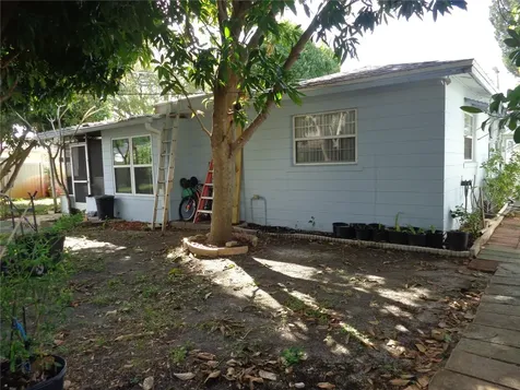 6165 26th Avenue N St Petersburg FL 33710