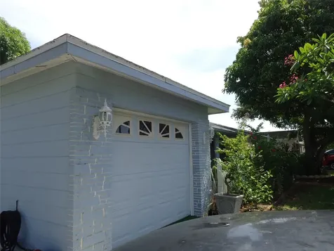 6165 26th Avenue N St Petersburg FL 33710