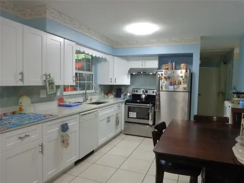 6165 26th Avenue N St Petersburg FL 33710