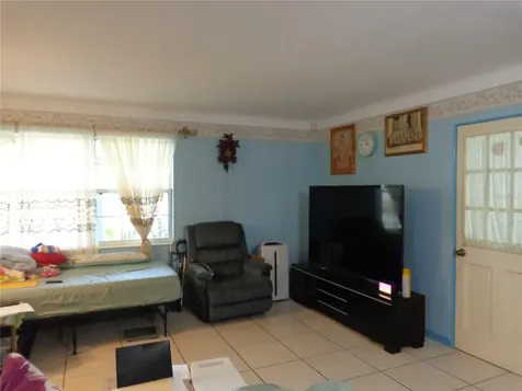 6165 26th Avenue N St Petersburg FL 33710