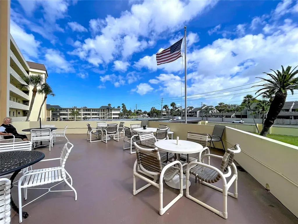 4650 Cove Circle St Petersburg FL 33708