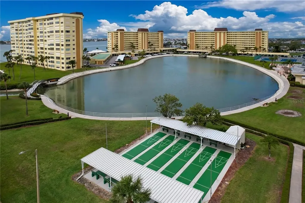 4650 Cove Circle St Petersburg FL 33708