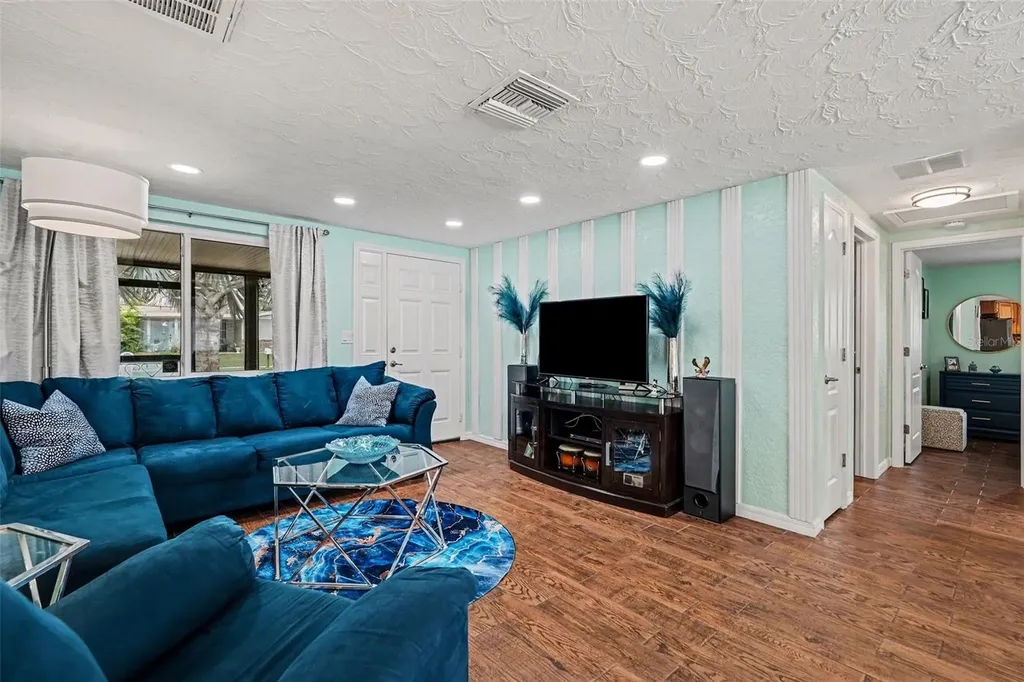 5828 1st Avenue New Port Richey FL 34652