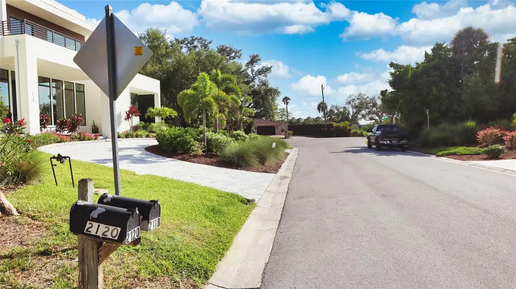 2118 Michele Drive Sarasota FL 34231