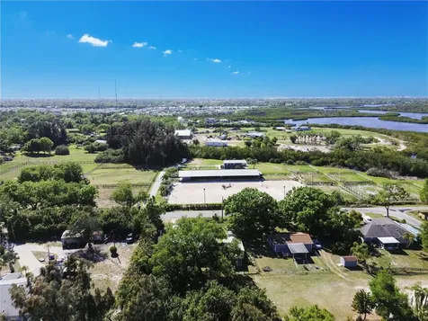 2303 45th Street E Bradenton FL 34208