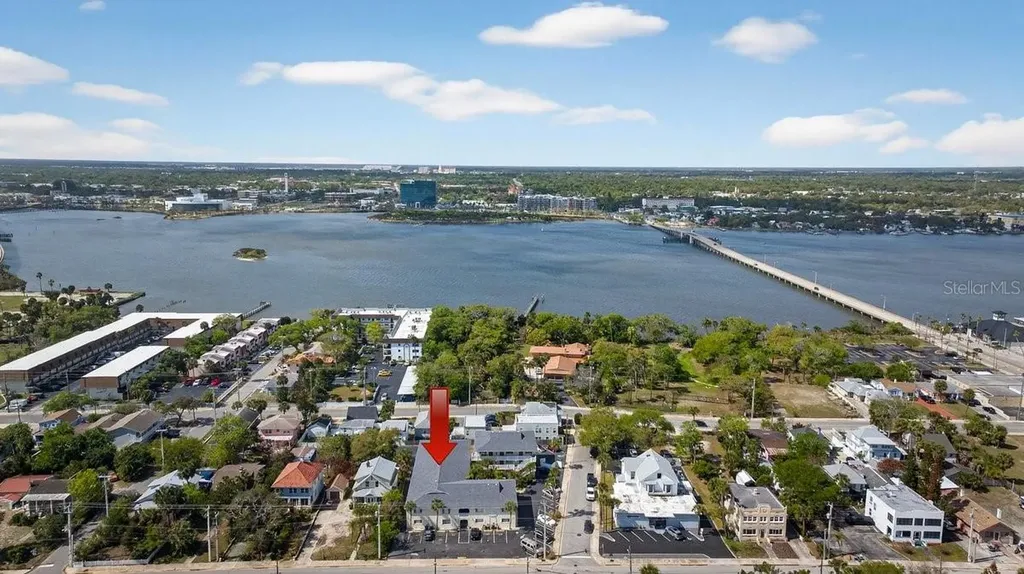 102 S Peninsula Drive Daytona Beach FL 32118