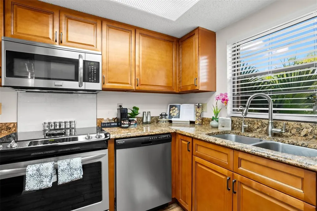 40 Sylvia Place Oldsmar FL 34677