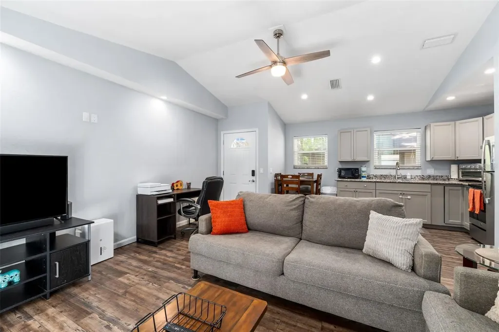 2256 W University Avenue Gainesville FL 32603